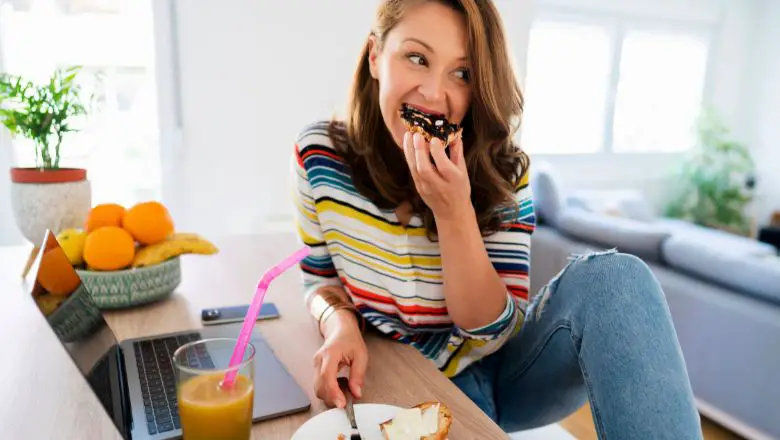 How to Stop Snacking and Lose Weight